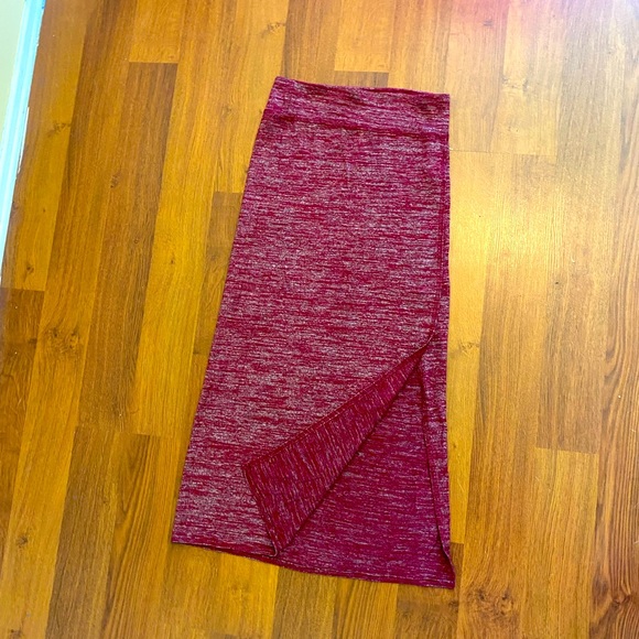 Burgundy maxi skirt - Picture 1 of 3